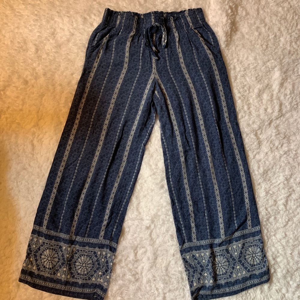 White and blue flow pants